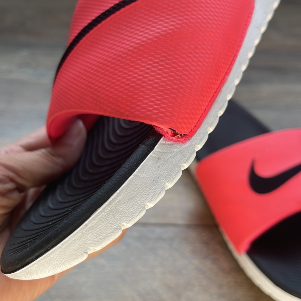 Nike Slides - Picture 3 of 8